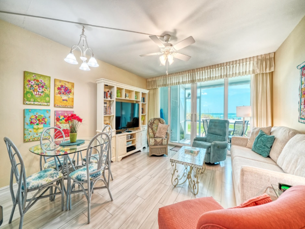 Charming Vacation Rental on Longboat Key. Call Today.
